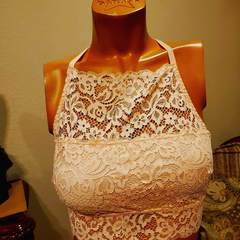 🎁 Bralette never worn light peach